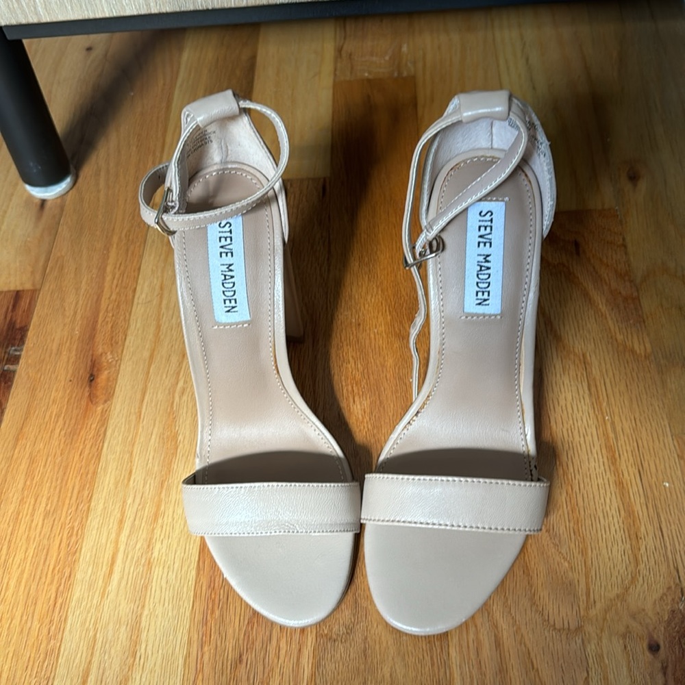 Steve Madden Carrson Block Heel Size 6. - image 2